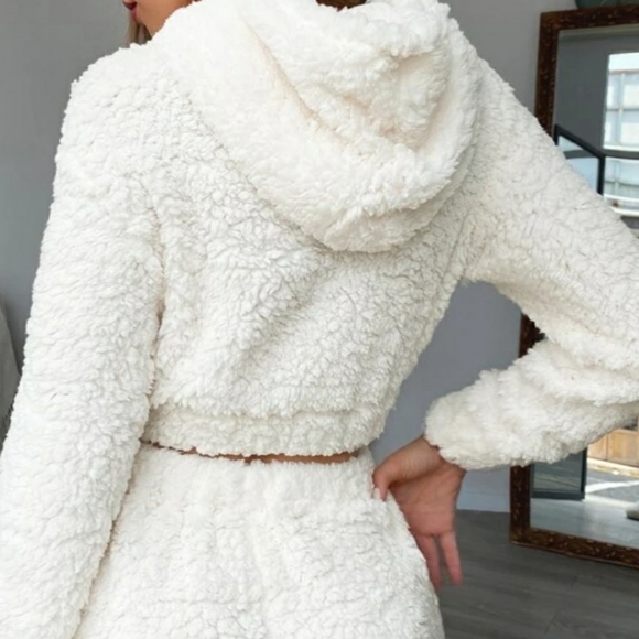 Crop Hoodie Off-White Teddy w/drawstring Xsmall-Small - Picture 3 of 4
